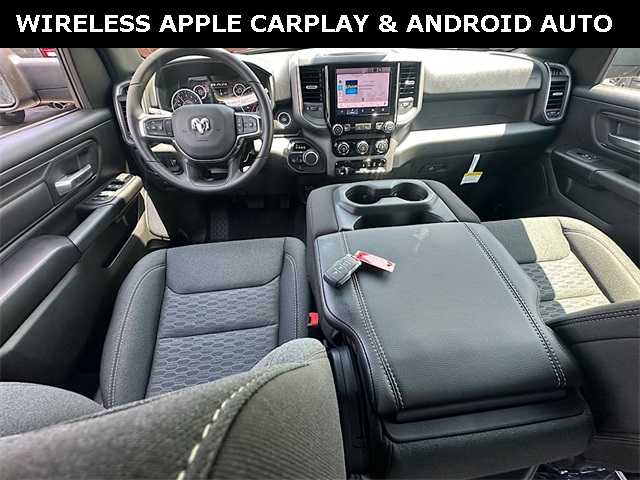 2025 Ram 1500 Tradesman photo 3