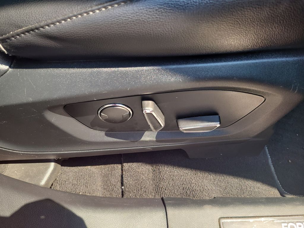 2020 Ford Explorer ST photo 29