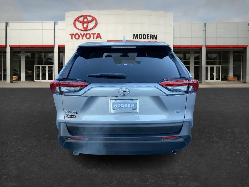 2023 Toyota RAV4 LE photo 4