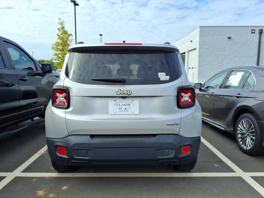 2017 Jeep Renegade Latitude North Edition photo 3