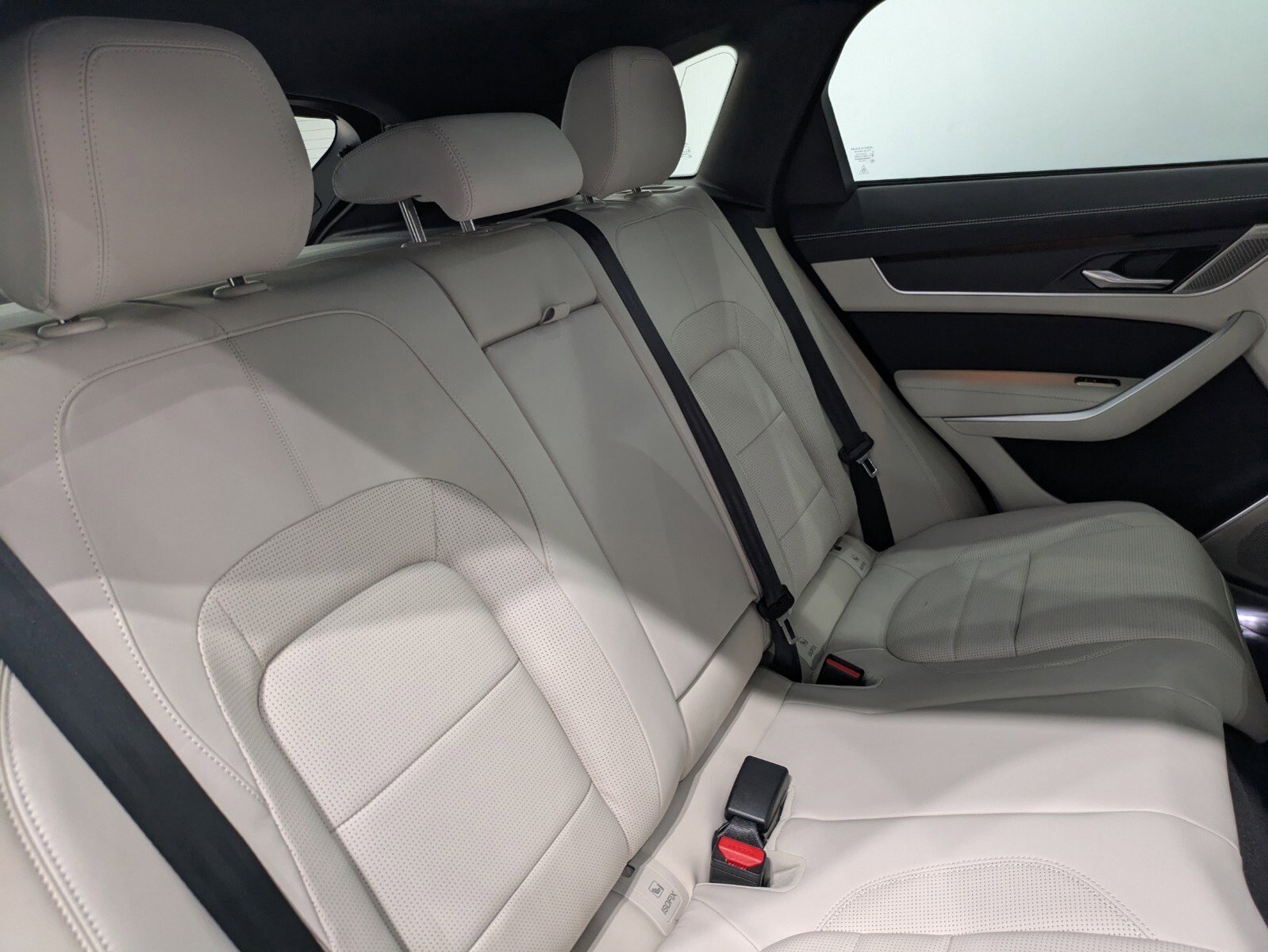 2026 Jaguar F-PACE P250 R-Dynamic S photo 23