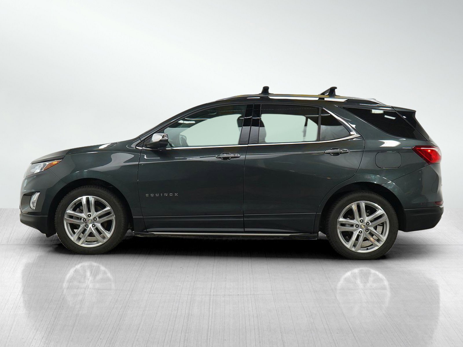 Used 2019 Chevrolet Equinox Premier with VIN 3GNAXYEX7KS501281 for sale in White Bear Lake, Minnesota