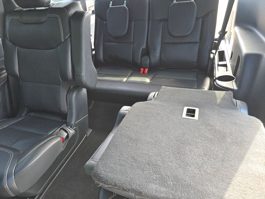 2023 Ford Explorer ST photo 16