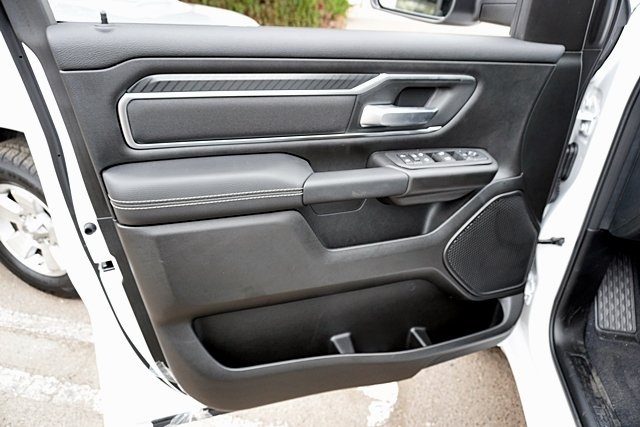 New 2026 Bright White Clear-Coat Exterior Paint RAM Big Horn/Lone Star image 30