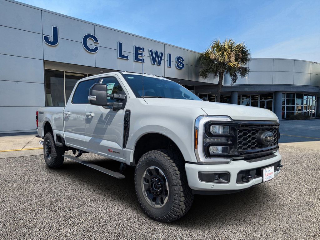 2026 Ford F-350 Super Duty Lariat's photo