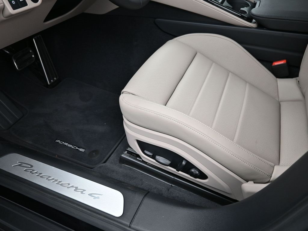2026 Porsche Panamera E-Hybrid 4 photo 19