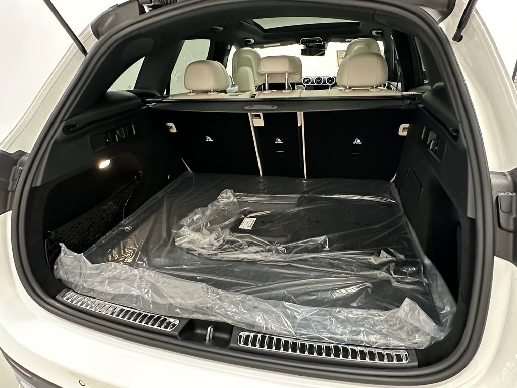 2026 Mercedes Benz GLC 300 photo 21