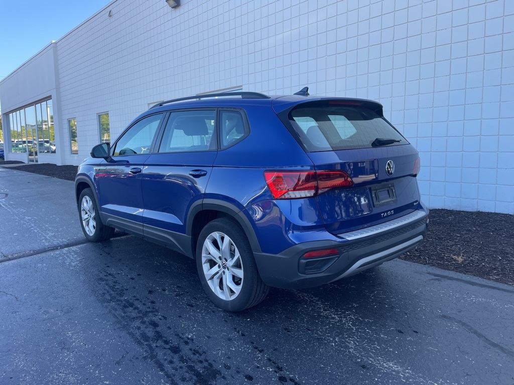 2023 Volkswagen Taos S photo 2