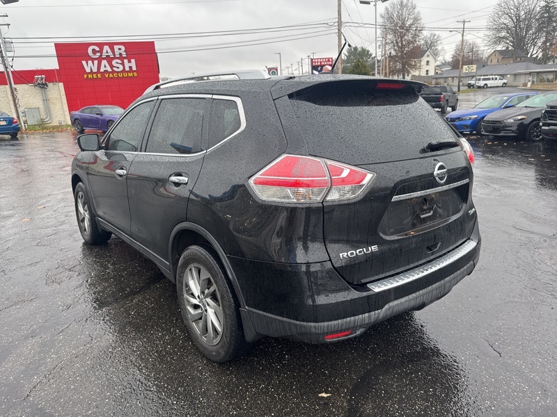 2015 Nissan Rogue SL photo 4