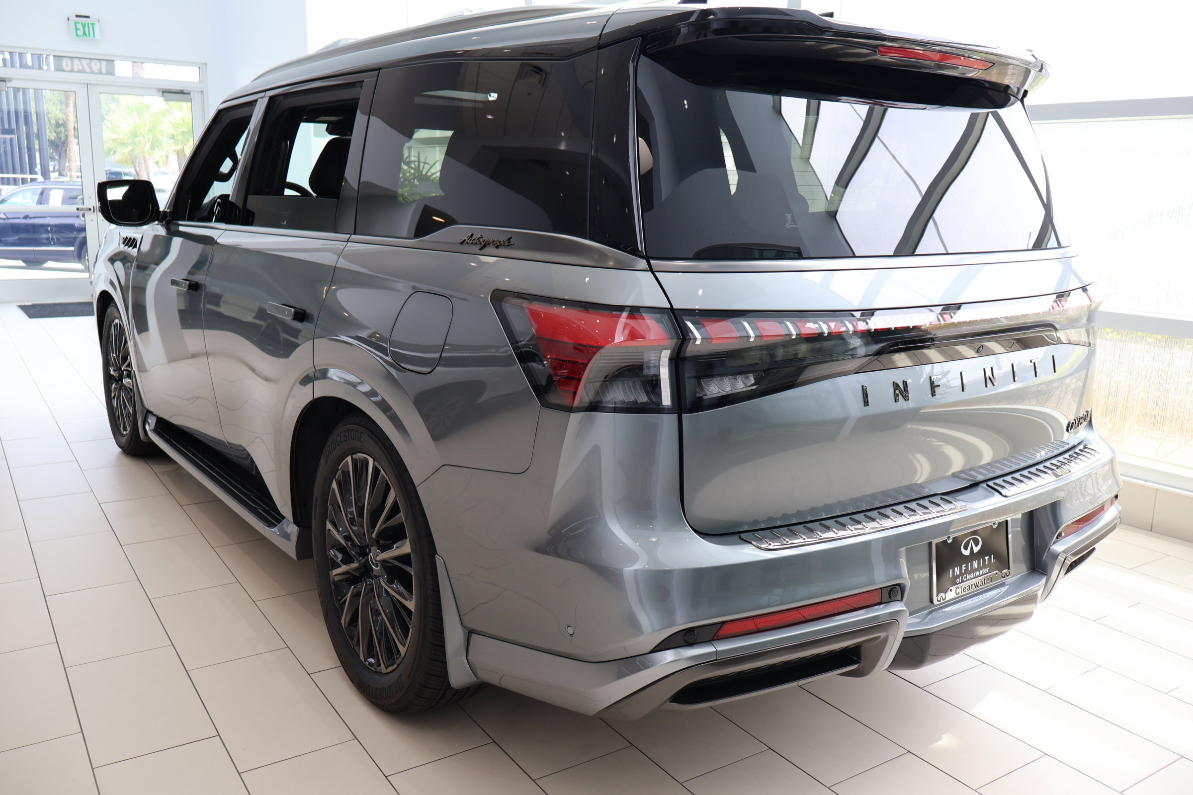 2026 Infiniti QX80 photo 6