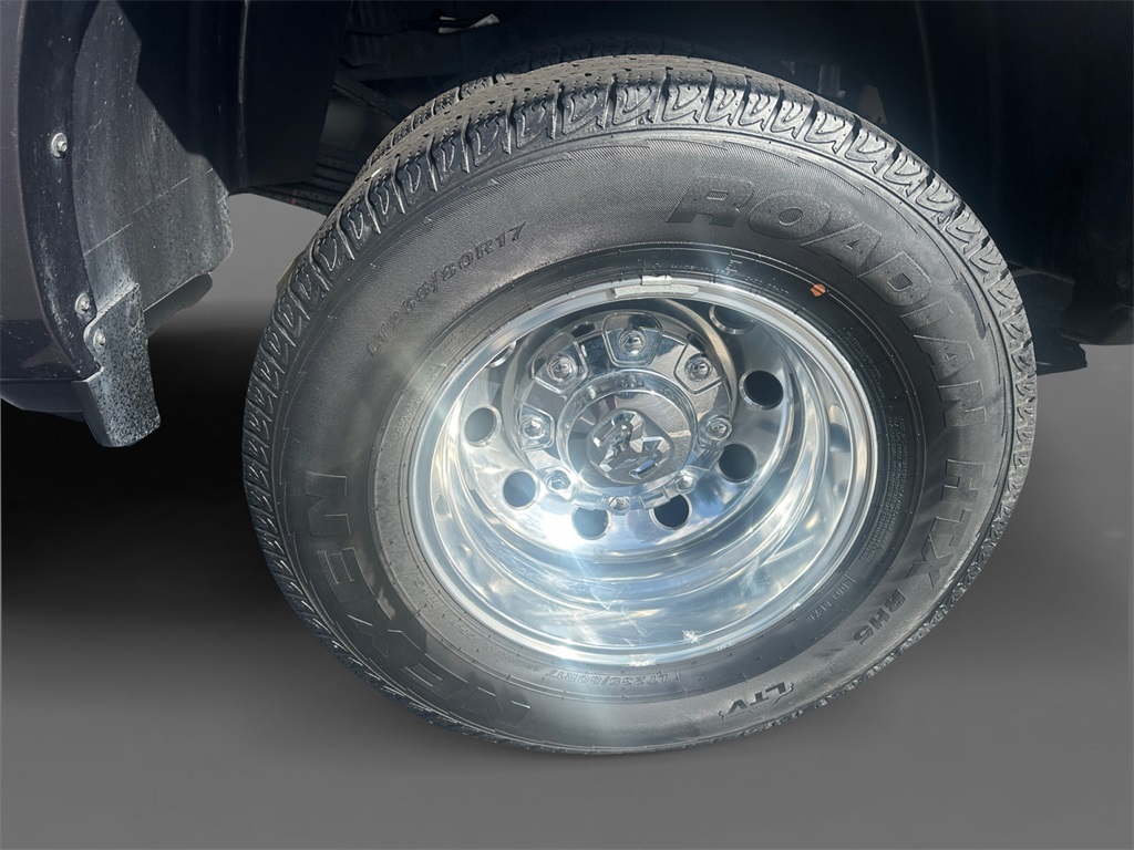 2022 Ram 3500 Laramie photo 7
