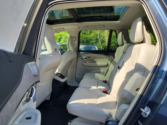 2025 Volvo XC90 photo 6