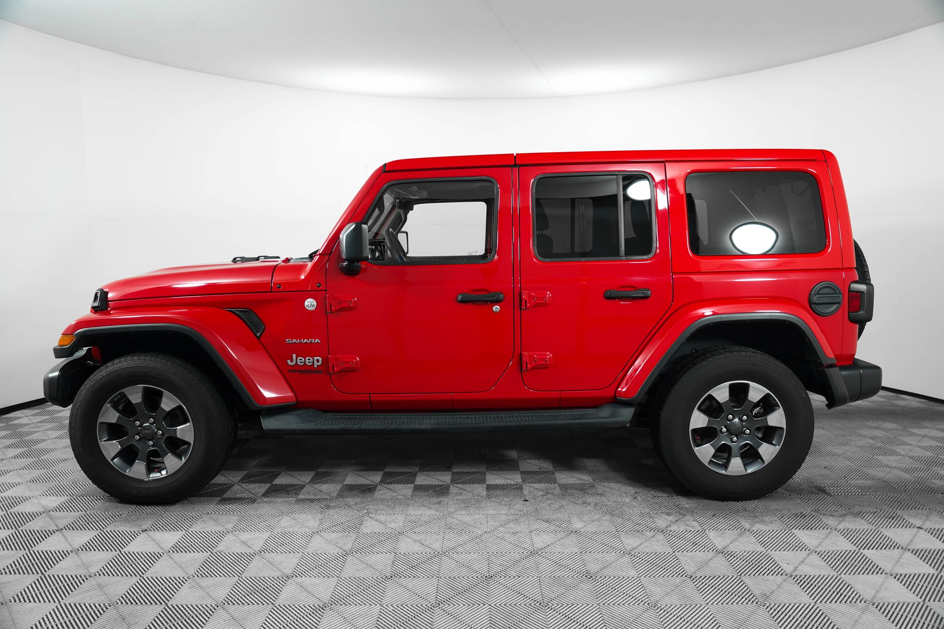 2018 Jeep Wrangler Unlimited Sahara photo 4