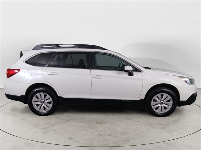 2017 Subaru Outback 2.5i Premium photo 6