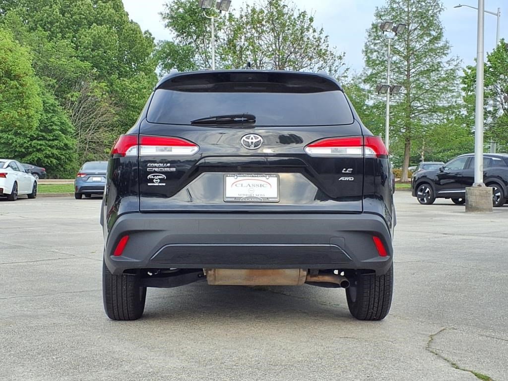 2022 Toyota Corolla Cross LE photo 4