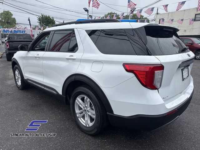 2023 Ford Explorer XLT photo 4