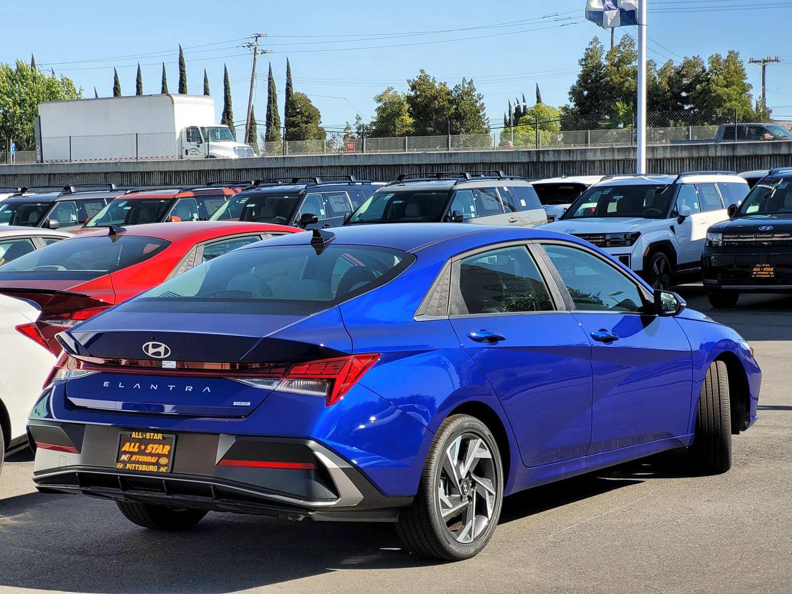 2025 Hyundai Elantra Hybrid Limited photo 3