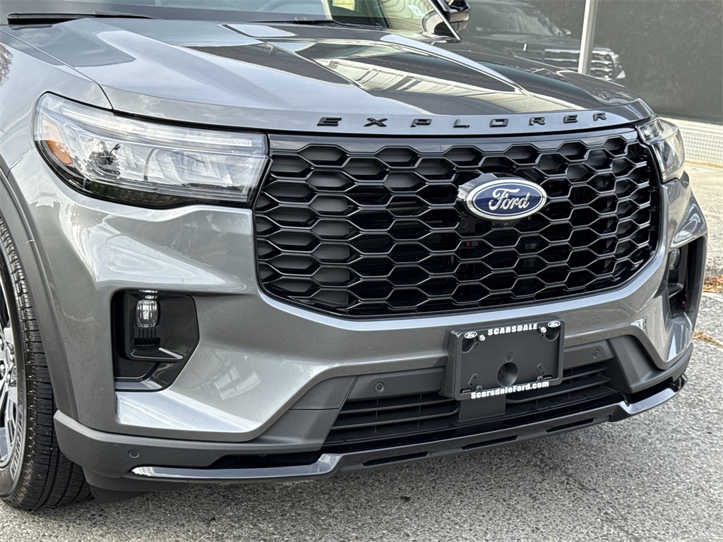 2025 Ford Explorer ST-Line photo 3