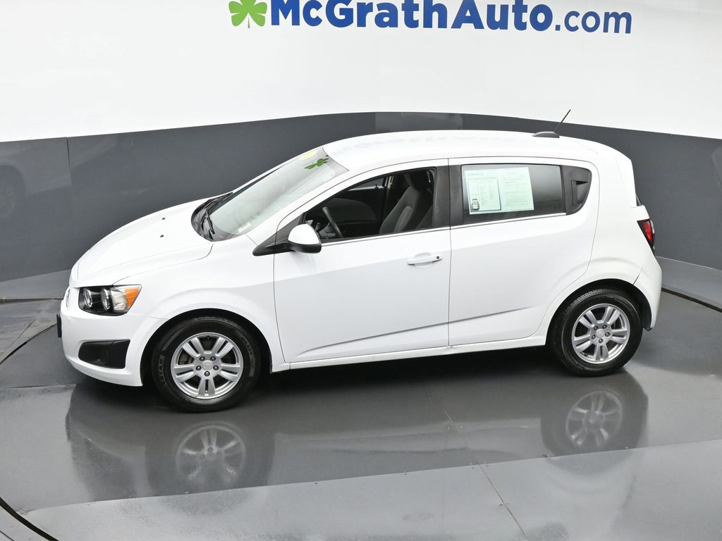 2016 Chevrolet Sonic LT photo 12