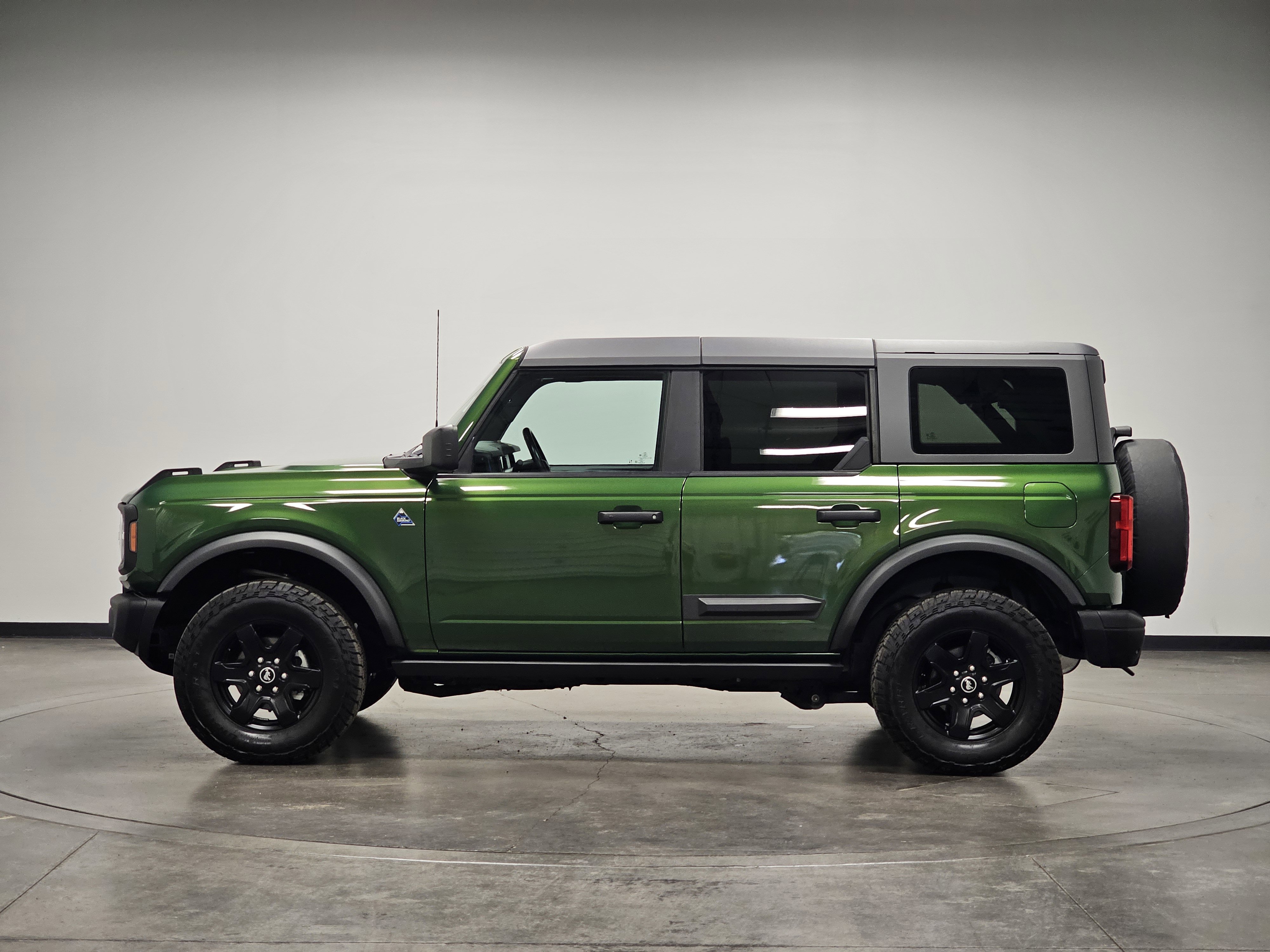 2024 Ford Bronco Black Diamond photo 4