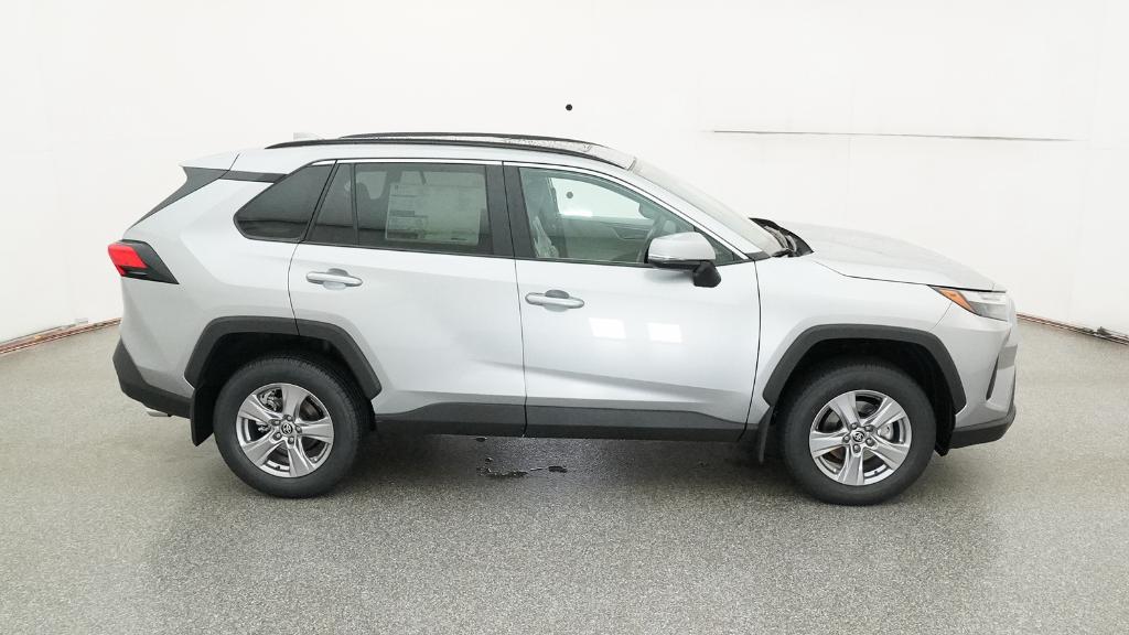 2025 Toyota RAV4 XLE photo 25