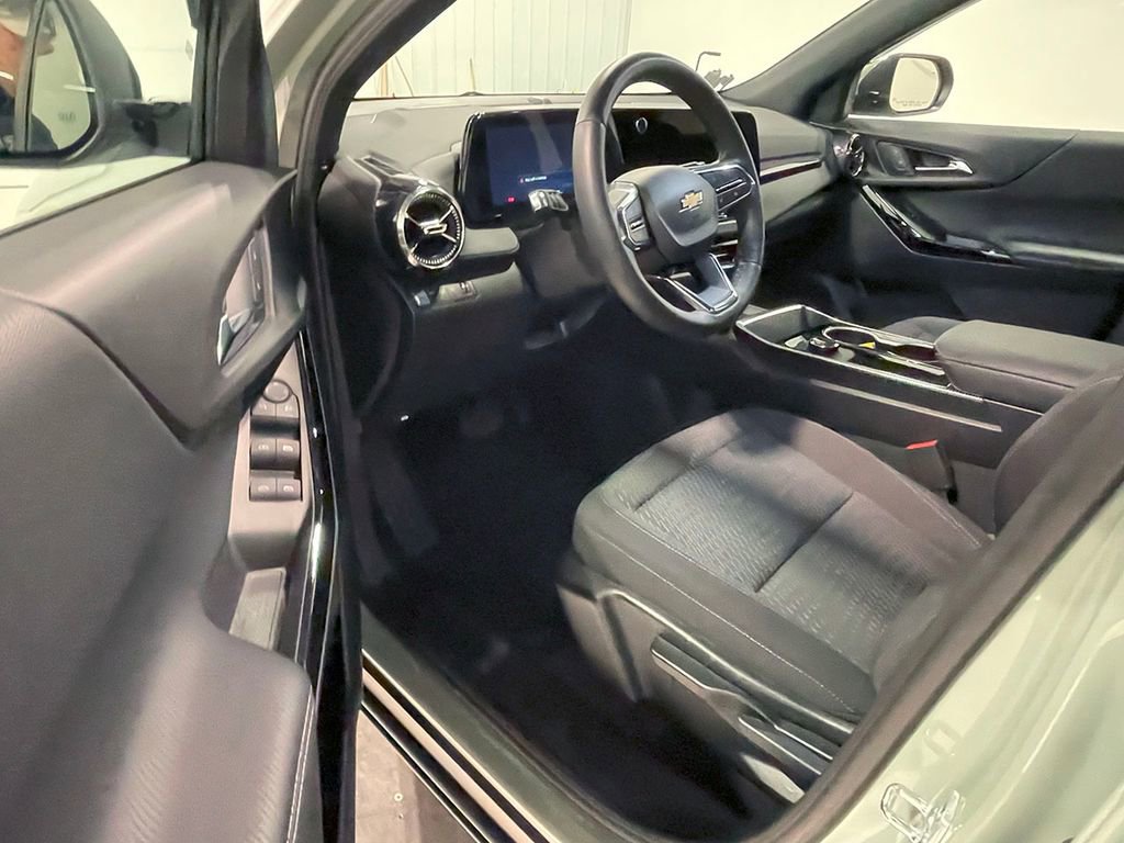 2026 Chevrolet Equinox LT photo 14
