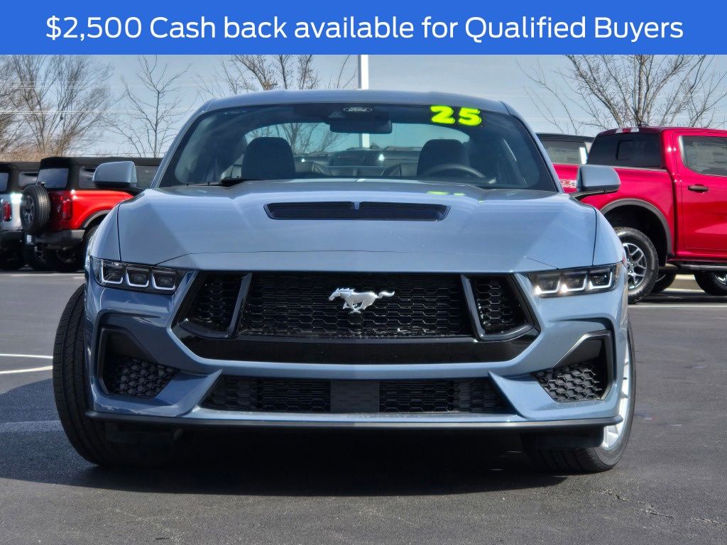 2025 Ford Mustang GT Premium photo 2