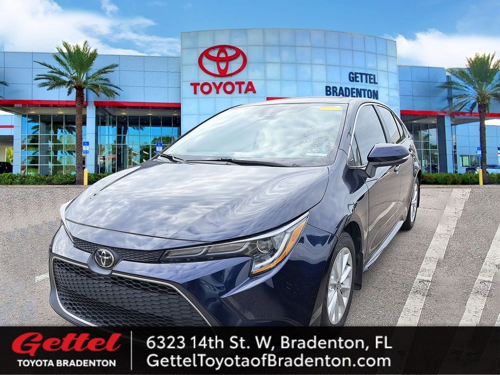 2022 Toyota Corolla XLE's photo