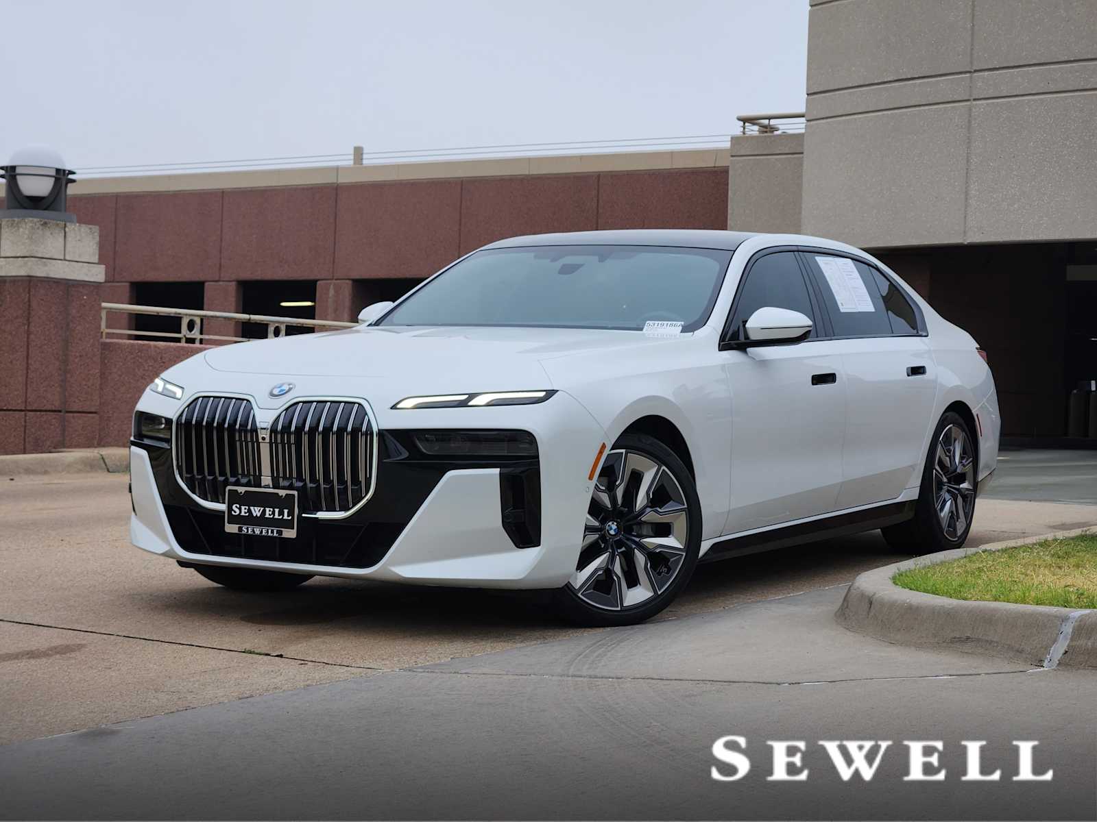 2023 BMW 7 Series 740i