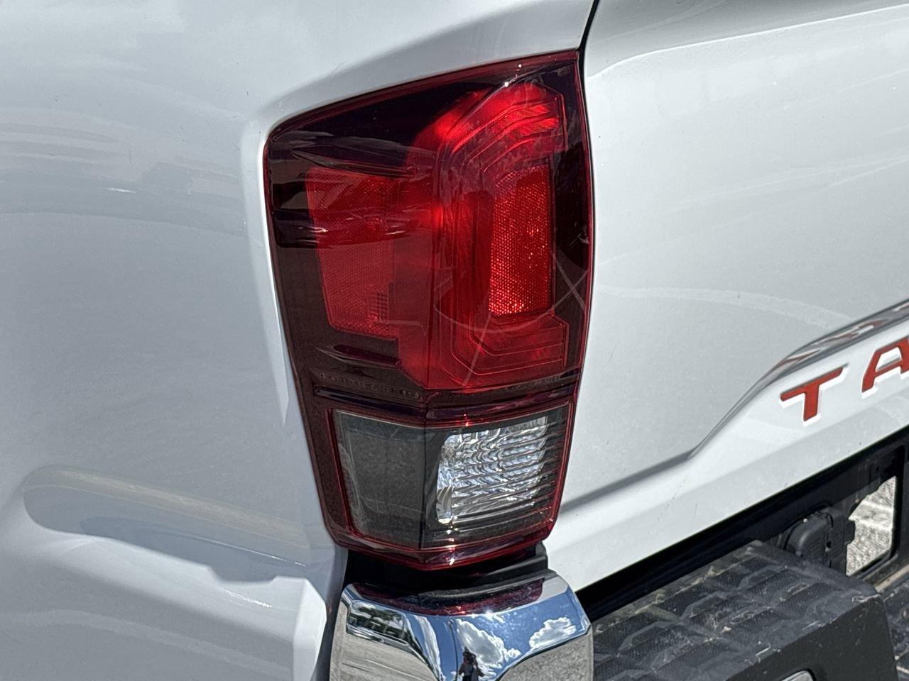 2023 Toyota Tacoma SR5 photo 7