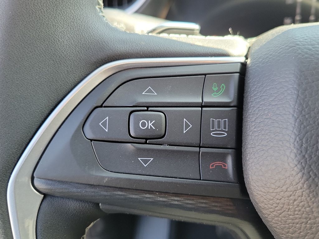 2025 Jeep Grand Cherokee Laredo X photo 4