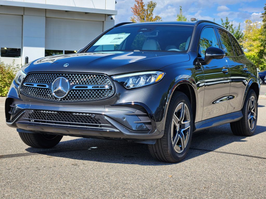 2026 Mercedes Benz GLC 300 4MATIC photo 3