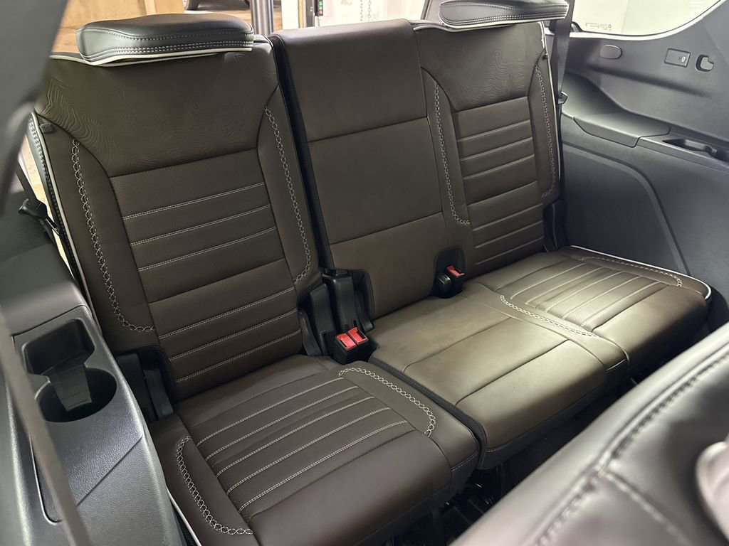2025 Gmc Yukon Denali Ultimate photo 14