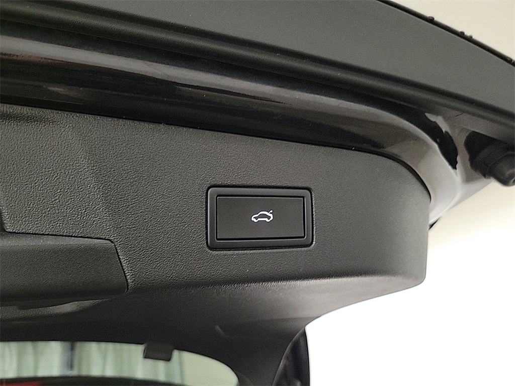 2024 VOLKSWAGEN ID.4 - Image 24