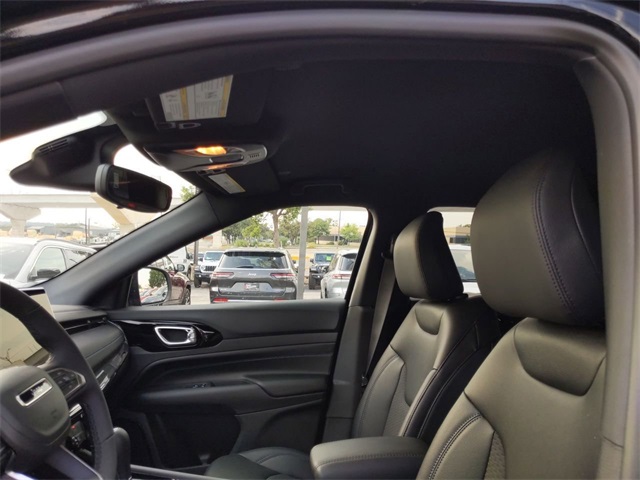 2026 Jeep Compass Latitude photo 14