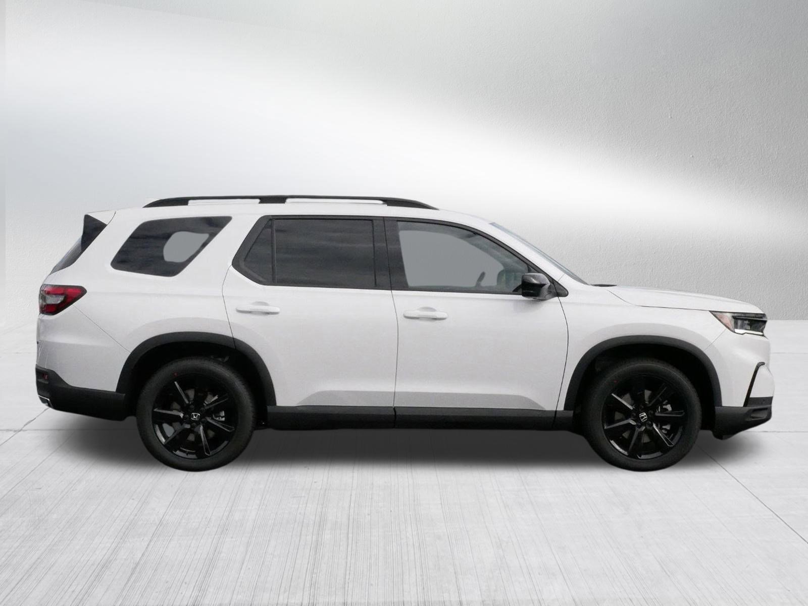 2025 Honda Pilot Black Edition photo 8