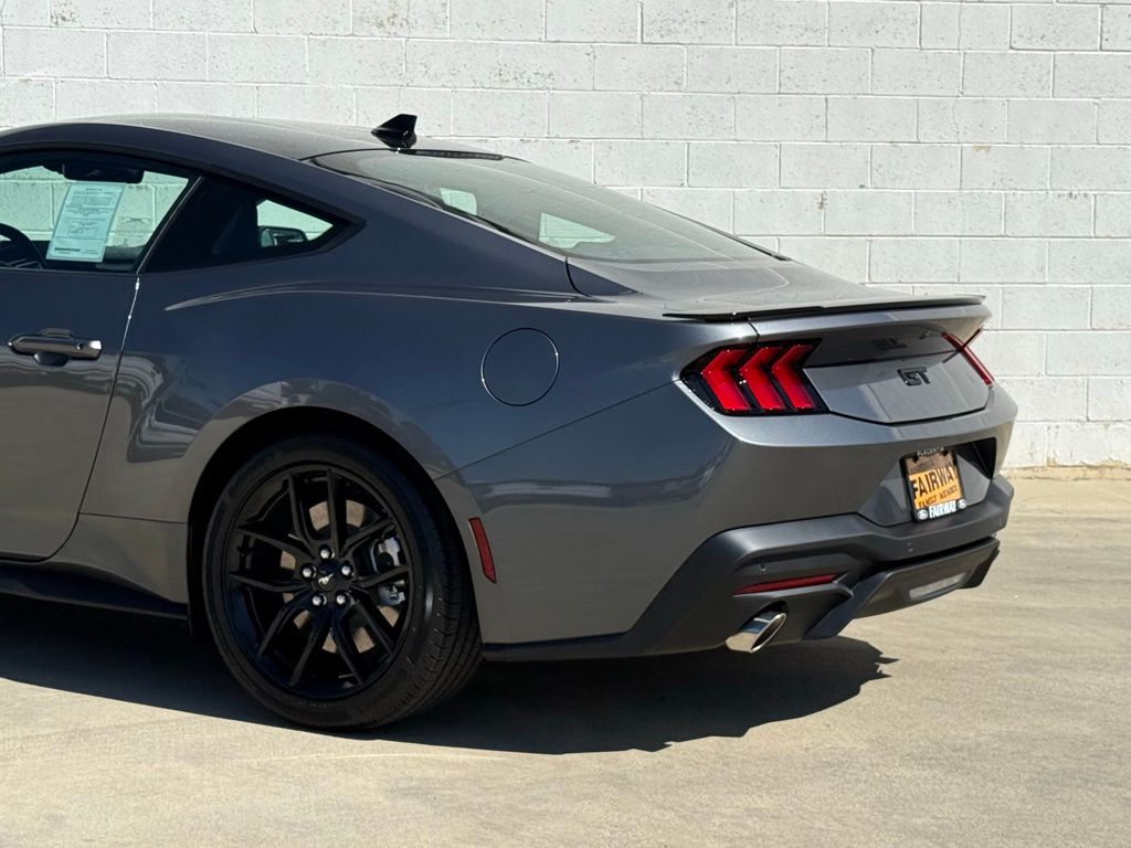 2025 Ford Mustang GT photo 6