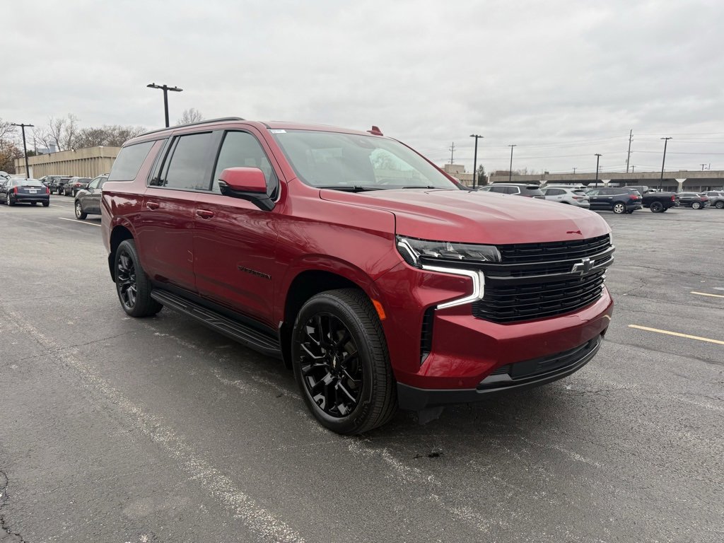 2023 Chevrolet Suburban RST's photo