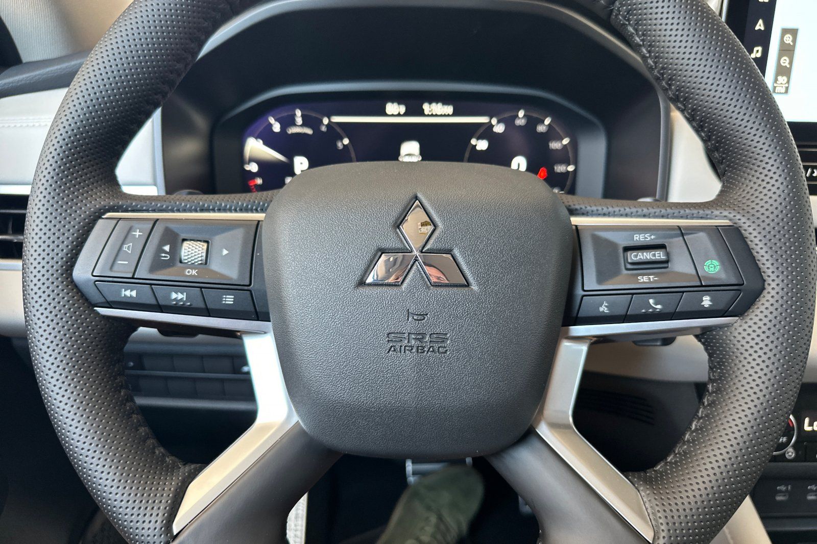 2025 Mitsubishi Outlander SEL photo 21
