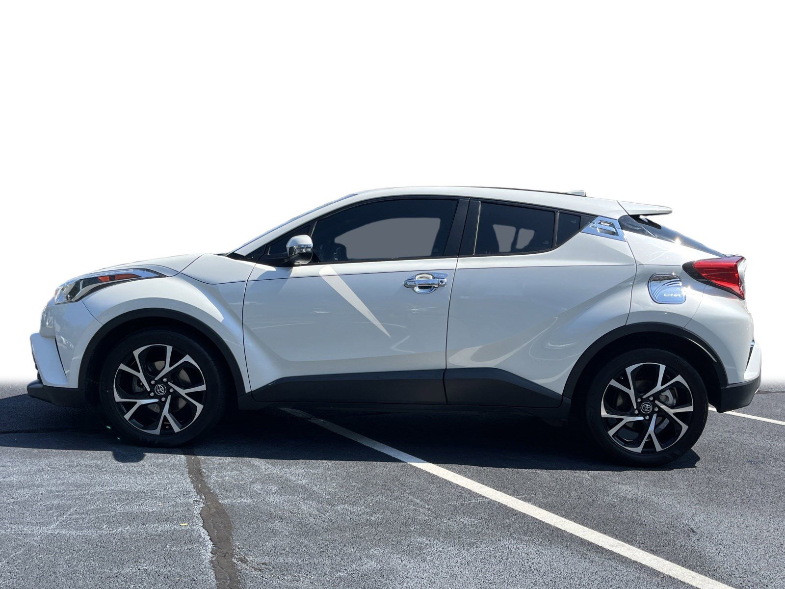 2018 Toyota C-HR XLE Premium photo 16