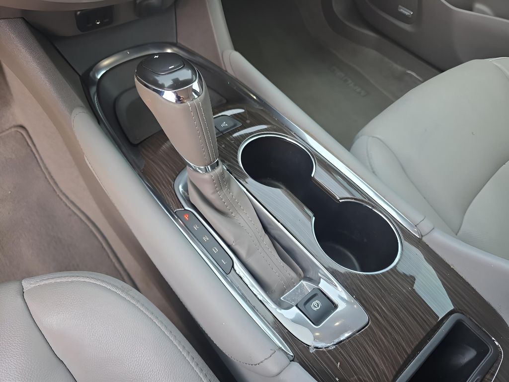 2017 Chevrolet Malibu Premier photo 13