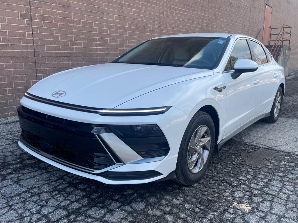 2026 Hyundai Sonata SE's photo