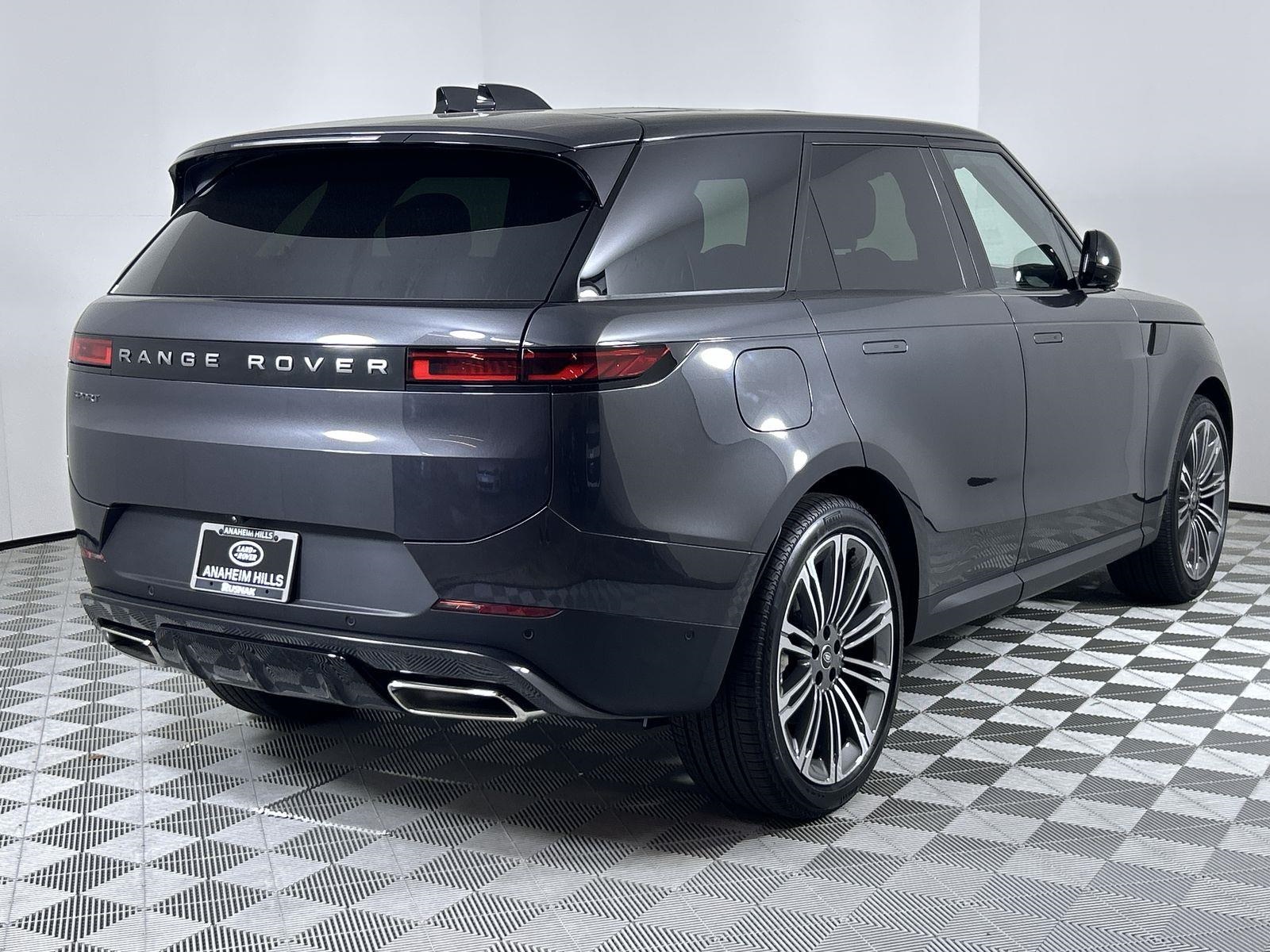 2025 Land Rover Range Rover Sport SE photo 4