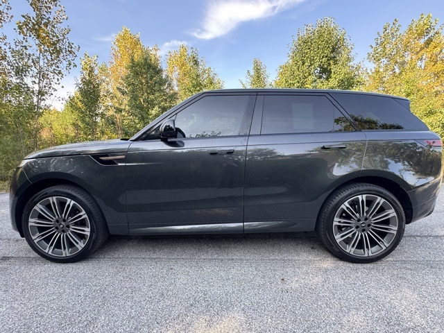 2024 Land Rover Range Rover Sport SE photo 9