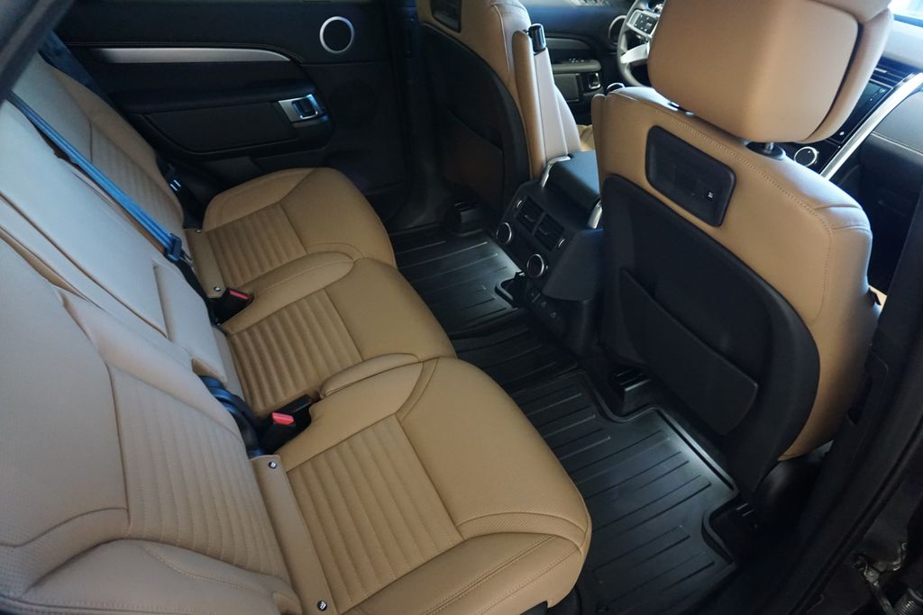 2025 Land Rover Discovery SE photo 25
