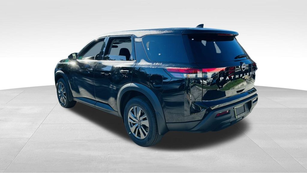 2025 Nissan Pathfinder S photo 3