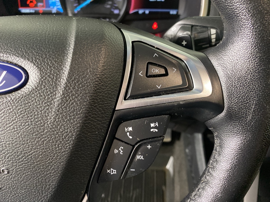 2019 Ford Edge SEL photo 18