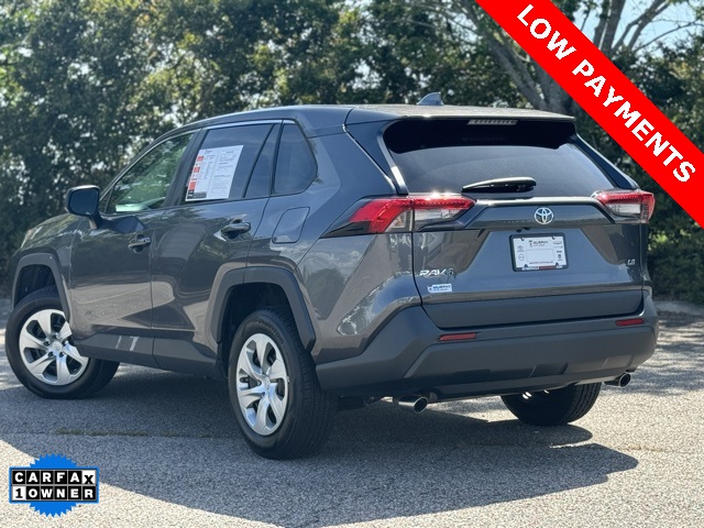 2022 Toyota RAV4 LE photo 21