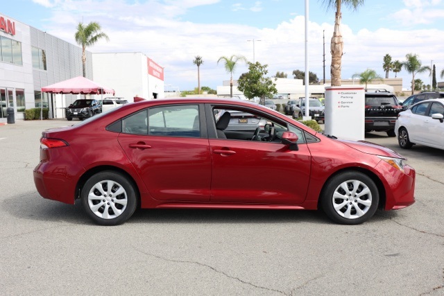 2024 Toyota Corolla LE photo 2