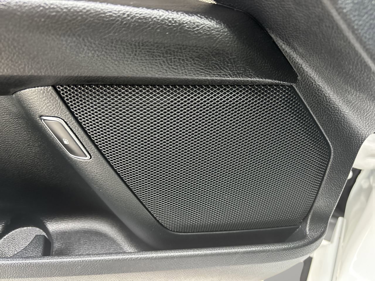 2018 Ford Fusion Hybrid S photo 17